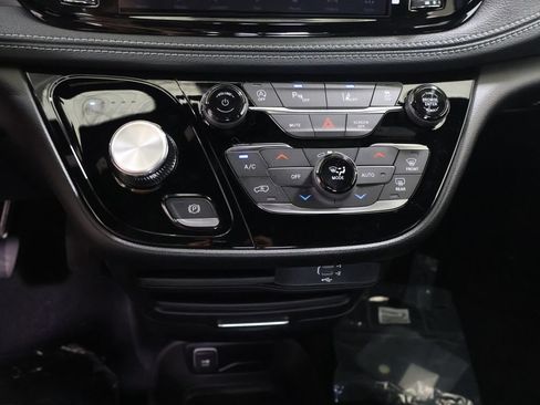 New 2027 Chrysler Pacifica Select AWD/4WD image 22