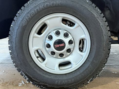 Certified 2024 GMC Sierra 2500 Pro w/ Convenience Package image 8