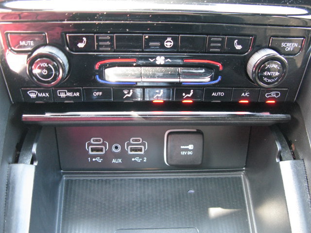 Used 2024 Jeep Grand Cherokee Laredo X w/ Luxury Tech Group I AWD/4WD image 21