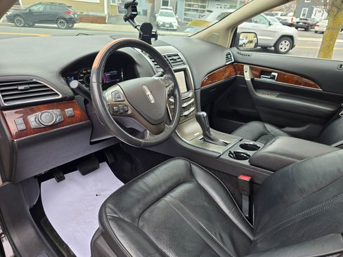 Used 2013 Lincoln MKX AWD image 9