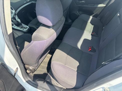Used 2013 Chevrolet Cruze LT image 17