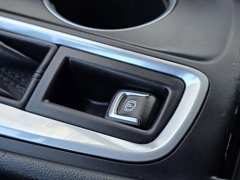 Used 2019 Chevrolet Equinox LT w/ LPO, Hit The Road Package image 21