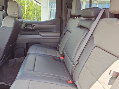 Used 2023 Chevrolet Silverado 1500 ZR2 w/ Technology Package image 12