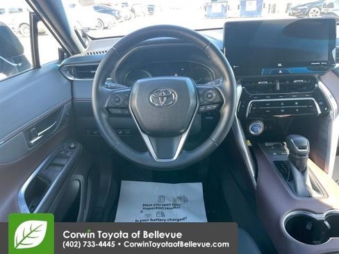 Used 2021 Toyota Venza Limited image 21