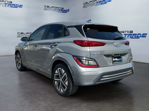 Used 2023 Hyundai Kona SE w/ Cargo Package FWD image 7
