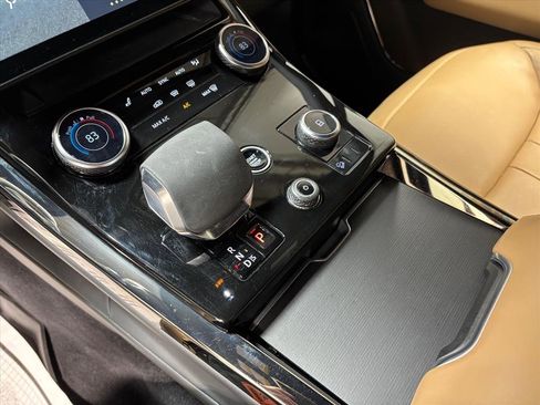 Used 2023 Land Rover Range Rover Sport SE image 15