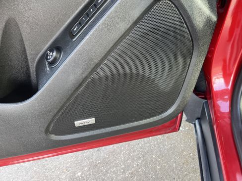 Used 2023 Chevrolet Equinox Premier image 11