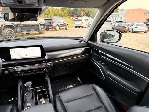 Used 2025 Kia Telluride S FWD image 27