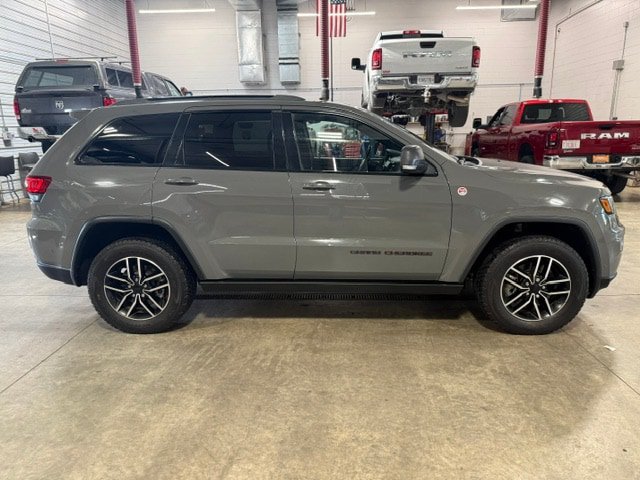 Used 2020 Jeep Grand Cherokee Trailhawk w/ Trailhawk Luxury Group AWD/4WD image 6