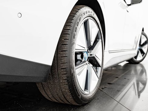 Used 2023 BMW i4 eDrive40 w/ Premium Package image 50