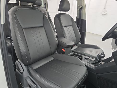 Certified 2023 Volkswagen Tiguan SE w/ Panoramic Sunroof Package AWD/4WD image 10