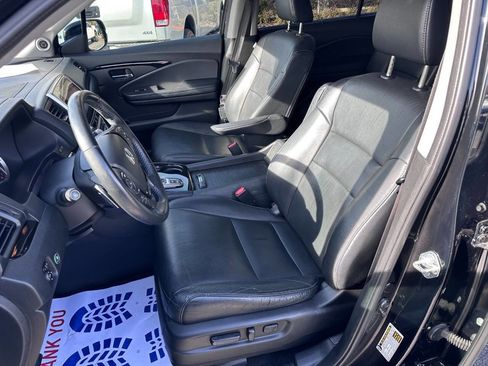 Used 2017 Honda Pilot Touring image 8
