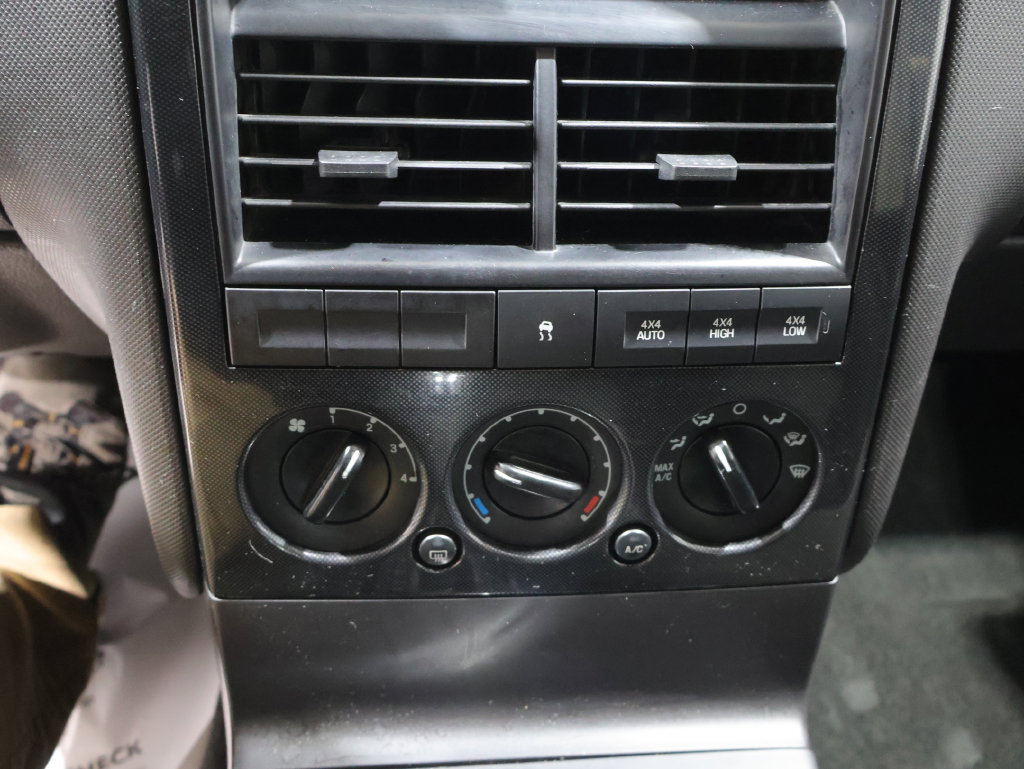 Used 2010 Ford Explorer XLT AWD/4WD image 6