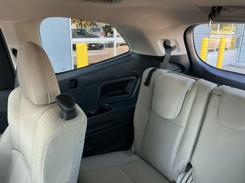 Certified 2025 Subaru Ascent Premium AWD/4WD image 33