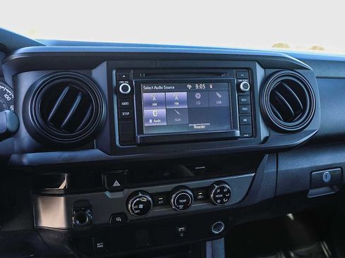 Used 2018 Toyota Tacoma SR image 17