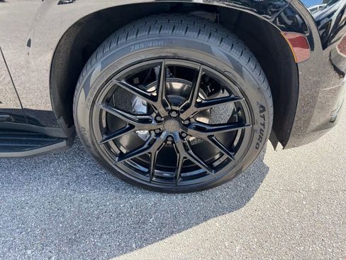 Used 2021 Cadillac Escalade ESV Sport Platinum image 4