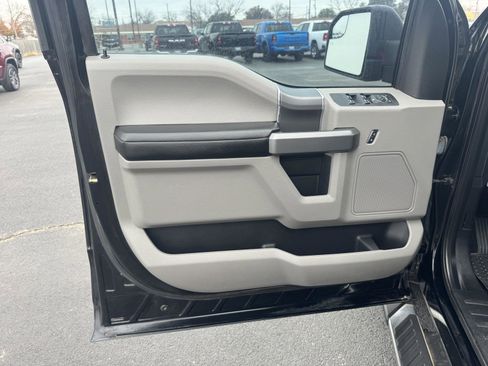 Used 2016 Ford F150 XLT image 22