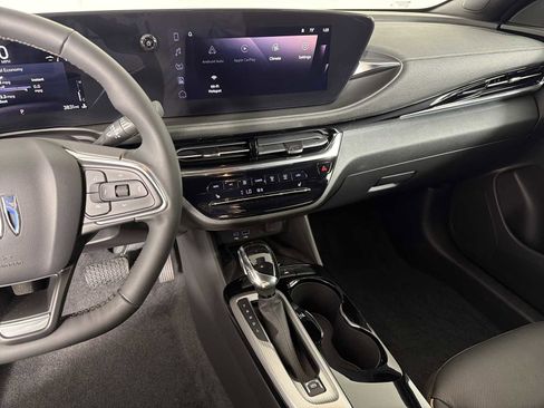 Used 2024 Buick Envista Avenir image 27