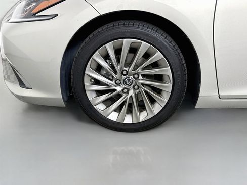 Used 2019 Lexus ES 350 Ultra Luxury w/ Accessory Package 2 FWD image 31