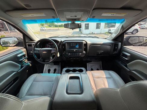 Used 2018 Chevrolet Silverado 1500 Custom w/ Custom Value Package AWD/4WD image 17