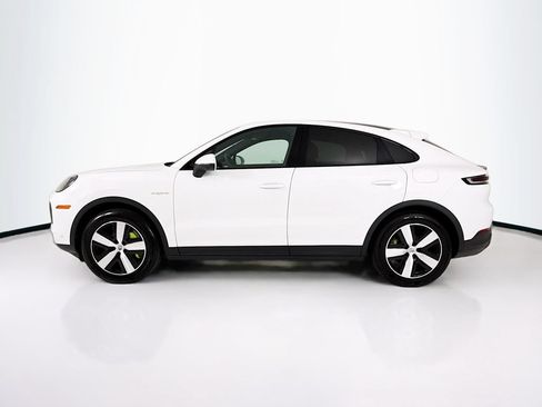 Certified 2024 Porsche Cayenne Coupe AWD/4WD image 2
