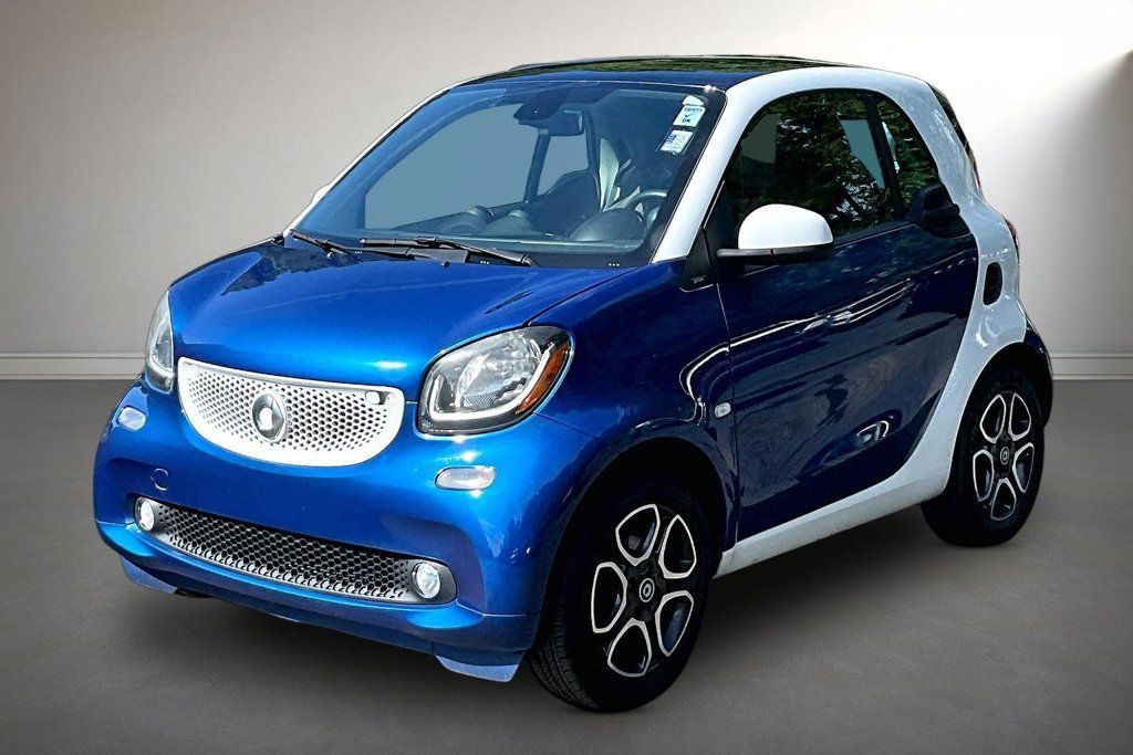 Used 2016 smart fortwo Prime RWD image 3
