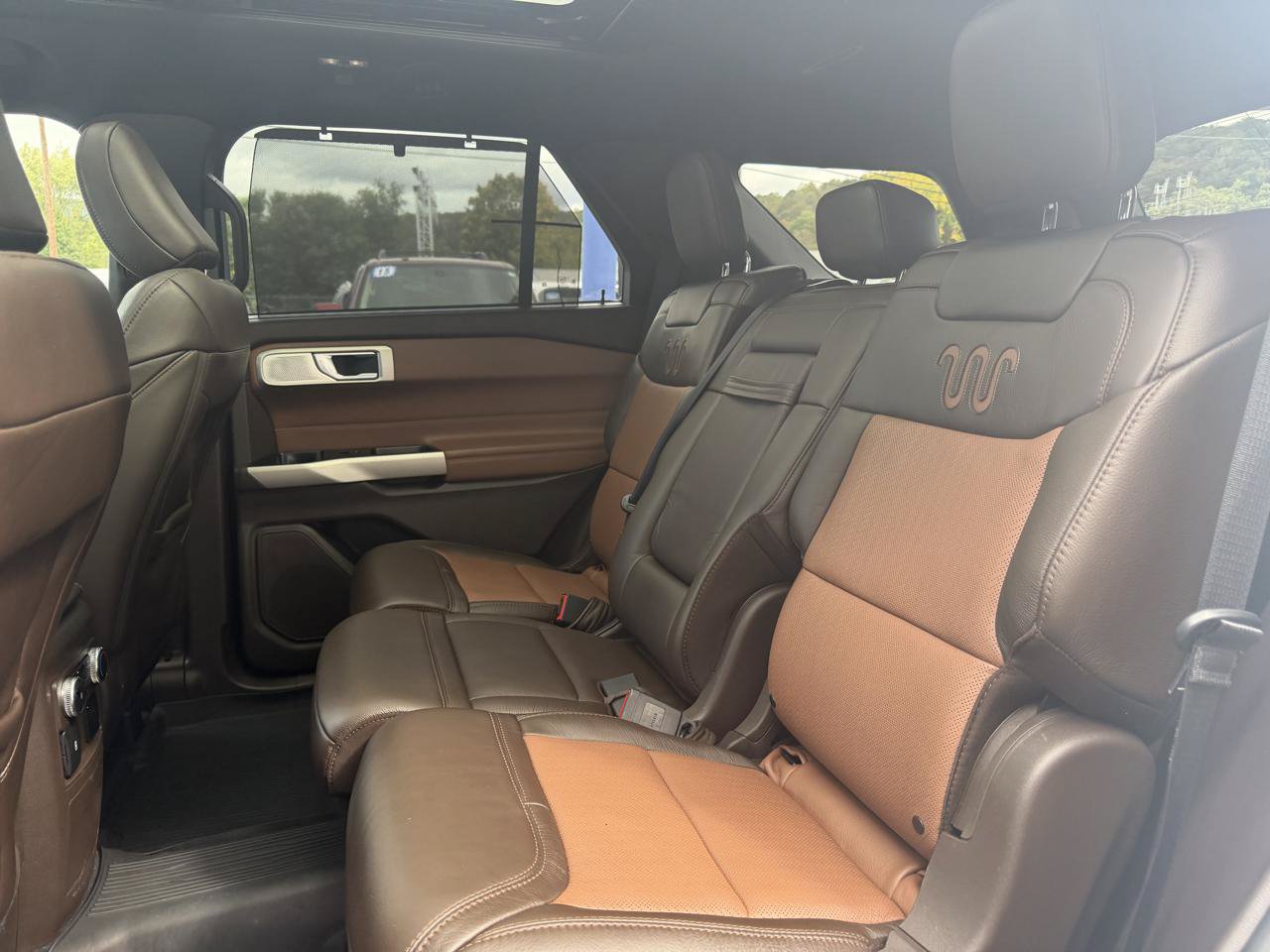Used 2023 Ford Explorer King Ranch w/ Premium Technology Package AWD/4WD image 21