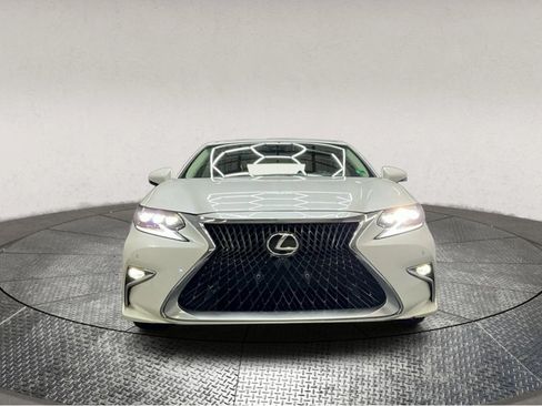 Used 2017 Lexus ES 350 image 2