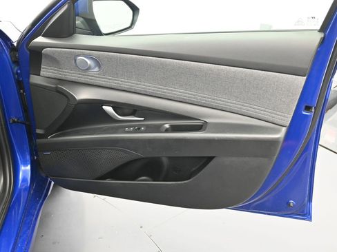 Used 2024 Hyundai Elantra Limited image 32