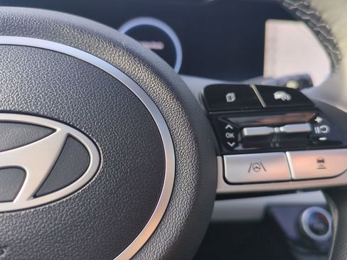 New 2026 Hyundai Elantra Limited image 32