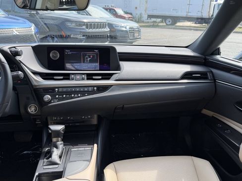 Used 2021 Lexus ES 250 w/ Premium Package AWD/4WD image 22