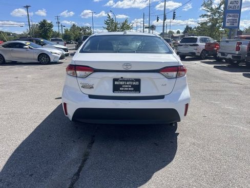 Used 2024 Toyota Corolla LE image 6