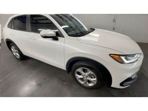 Used 2023 Honda HR-V LX image 2