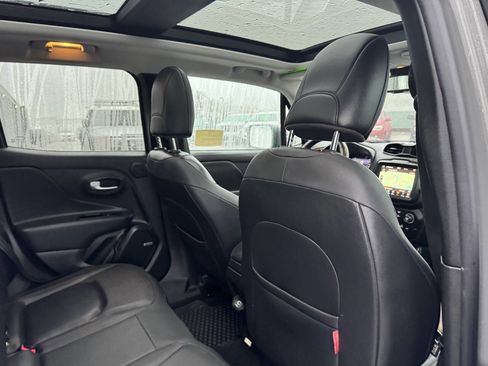 Used 2021 Jeep Renegade Trailhawk w/ Sun & Sound Group image 33