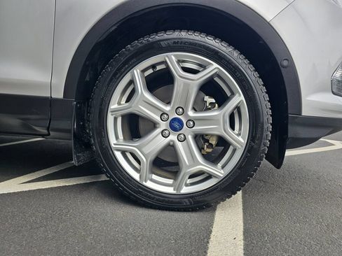 Used 2017 Ford Escape Titanium w/ Equipment Group 301A AWD/4WD image 9