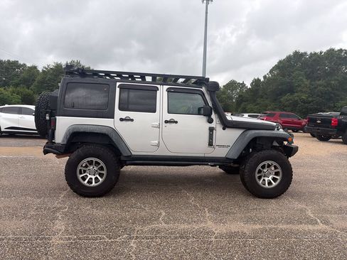 Used 2011 Jeep Wrangler Unlimited Rubicon AWD/4WD image 7