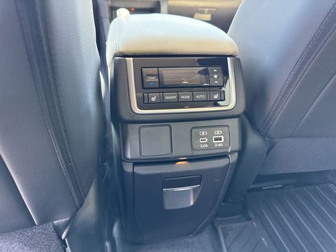 Used 2025 Subaru Ascent Limited w/ Popular Package #2 AWD/4WD image 18