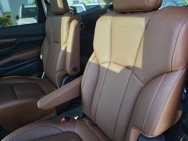 Used 2025 Subaru Ascent Touring AWD/4WD image 15
