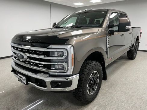 Used 2023 Ford F350 Lariat w/ Lariat Ultimate Package AWD/4WD image 4