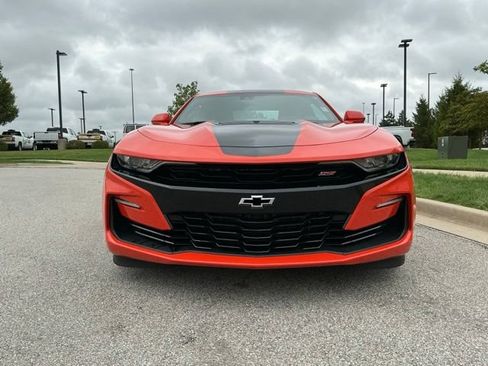Used 2019 Chevrolet Camaro SS RWD image 8