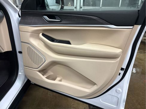 New 2026 Jeep Grand Cherokee Limited AWD/4WD image 21
