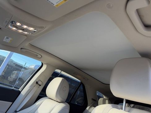 Used 2021 Mercedes-Benz GLE 350 4MATIC w/ Premium Package image 14