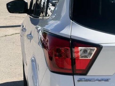 Used 2019 Ford Escape SE FWD image 19