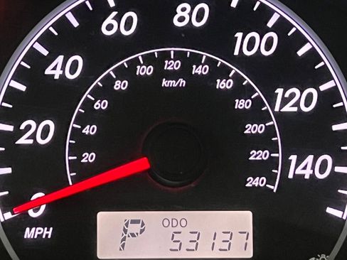 Used 2013 Toyota Corolla LE image 30