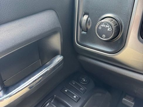 Used 2015 Chevrolet Silverado 1500 LT RWD image 12