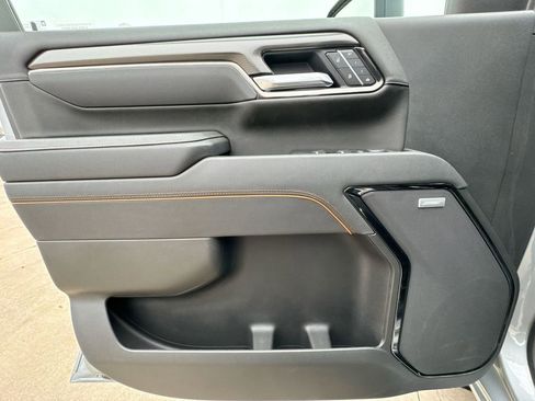 Used 2025 GMC Sierra 2500 AT4 image 22