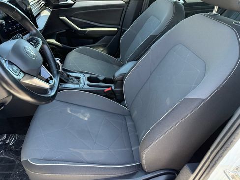 Used 2025 Volkswagen Jetta Sport FWD image 13