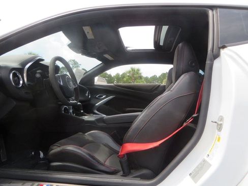 Used 2018 Chevrolet Camaro ZL1 RWD image 10