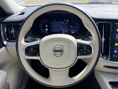 Used 2024 Volvo S60 B5 Plus image 17