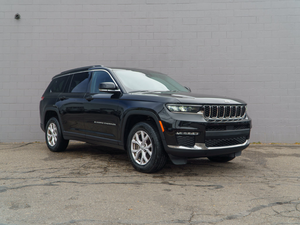 Used 2022 Jeep Grand Cherokee L Limited AWD/4WD image 9